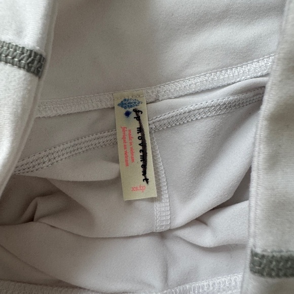 Free People Movement Leggings white/gray stitching size xs rouched bottoms - Picture 3 of 4